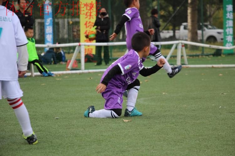 石头教练与希望之星张晨的足球故事 石头教练与希望之星张晨的足球故事